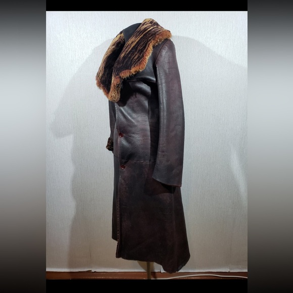 Woman’s Vintage Two-Sided Sheepskin Coat - Picture 4 of 11